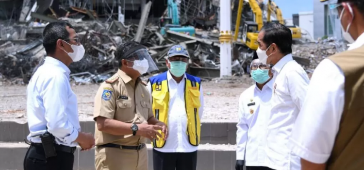 Presiden Tinjau Kantor Gubernur Sulawesi Barat yang Terdampak Gempa