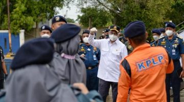 Tinjau Pangkalan KPLP Tanjung Priok, Menhub Beri Semangat Petugas Yang Bekerja di Hari Libur