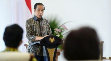 Presiden Jokowi Minta Pertamina dan PLN Siapkan Transisi Energi