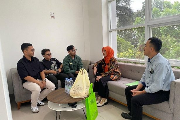 Fikom Unisba Perkuat Jejaring dengan Industri Melalui Tracer User