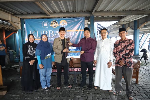 Unisba Laksanakan Kurban 14 Hewan, Wujud Nyata Ketakwaan Sivitas Akademika di Idul Adha 1446 H