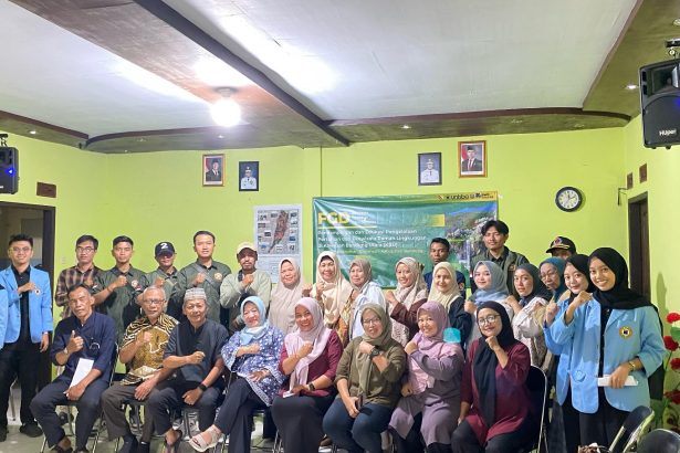 Tim PKM dan FGD Prodi PWK Fakultas Teknik Unisba Berbagi Literasi Ekowisata di Desa Mandalamekar