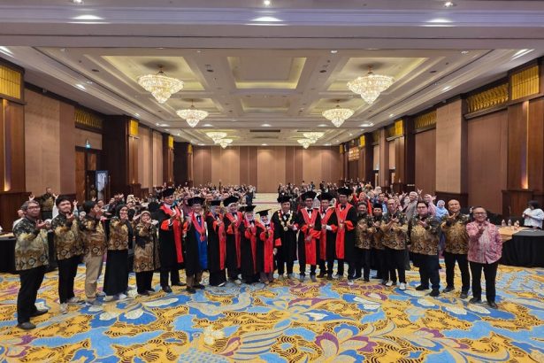 FH Unisba Gelar Pelepasan dan Yudisium Gelombang II, 137 Lulusan Siap Berkontribusi bagi Bangsa