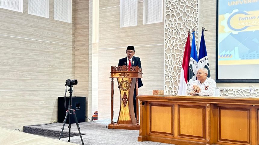 Unisba Kukuhkan 42 Lulusan Program Profesi Insinyur Fakultas Teknik