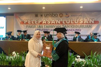 FTK Unisba Gelar Sidang Senat Terbuka dalam Rangka Yudisium dan Pelepasan Calon Wisudawan
