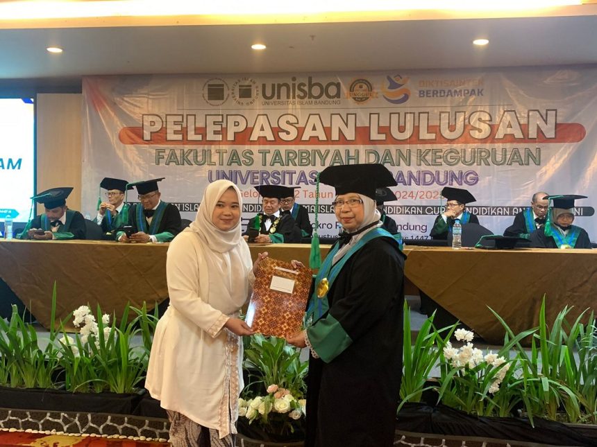 FTK Unisba Gelar Sidang Senat Terbuka dalam Rangka Yudisium dan Pelepasan Calon Wisudawan