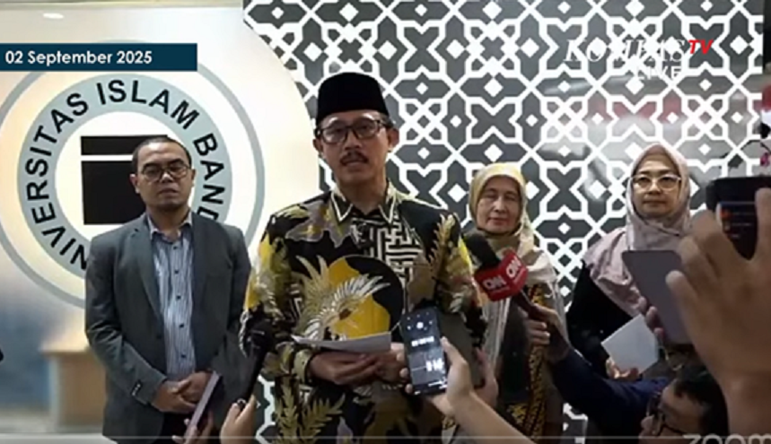 Rektor Unisba, Prof. Ir. A. Harits Nu’man, M.T., Ph.D., IPU., ASEAN Eng., menyesalkan tindakan anarkis dan represif yang dilakukan oleh aparat kepolisian kepada mahasiswa, sekaligus mengutuk keras penggunaan gas air mata yang diarahkan hingga mengenai area kampus. Unisba memohon kepada Polda Jawa Barat untuk mengamankan kampus ini menjadi kampus yang bersih dan bukan sebagai basis tindakan-tindakan anarkis.