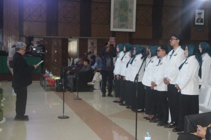 43 Lulusan PSPPA Unisba Dilantik dalam Pengambilan Sumpah Apoteker ke VIII