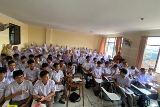 Prodi PAI Fakultas Tarbiyah & Keguruan Unisba Gelar Pelatihan Menulis Berbasis AI di Pesantren Persis 45 Rahayu Bandung