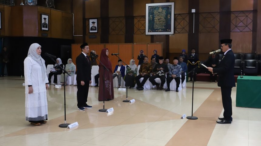 Rektor Unisba Lantik Tiga Wakil Rektor Baru                 