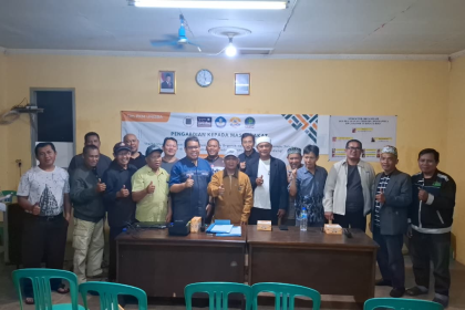 PKM Unisba di Desa Cinunuk: Pemanfaatan Biopori dan Implementasi Lampu Jalan Tenaga Surya