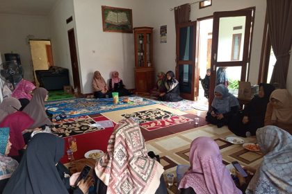 PKM Literasi Halal: Majelis Taklim Didorong Siapkan Generasi Sadar Halal