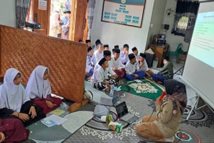 Tim Dosen FK Unisba Laksanakan PKM Pemberdayaan Dokter Alumni untuk Eliminasi Skabies di Pesantren Ciamis