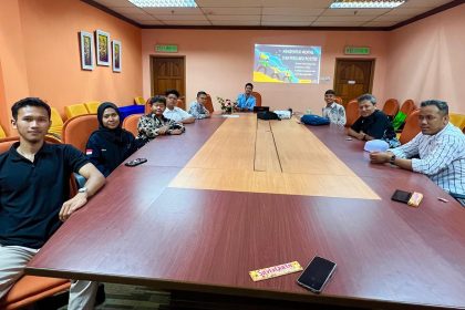 PKM Mikom Unisba dan PPI Malaysia Bahas Building Positive Mindset and Behavior for a Better Community