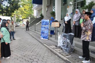 Rektor Unisba Lepas Tim PKM Tanggap Darurat Bencana ke Sumatera Barat