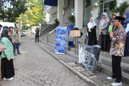 Rektor Unisba Lepas Tim PKM Tanggap Darurat Bencana ke Sumatera Barat