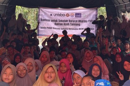 Unisba dan BKSWI  Dukung Sekolah Darurat Dharma Patra di Rantau, Aceh Tamiang