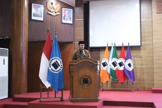 Universitas Islam Bandung (Unisba) menyelenggarakan Seminar Refreshment Dosen Wali Tahun 2026 di Aula Utama Unisba, Rabu (28/1). Kegiatan ini mengangkat tema “Memahami Pola Pikir, Respons Emosional, dan Strategi Komunikasi Mahasiswa Generasi Z” sebagai upaya memperkuat peran dosen wali dalam mendampingi mahasiswa secara akademik maupun personal.