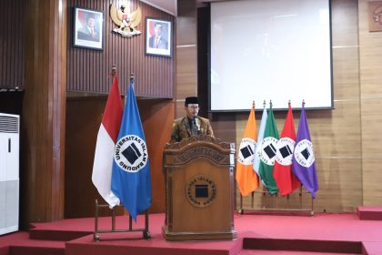 Universitas Islam Bandung (Unisba) menyelenggarakan Seminar Refreshment Dosen Wali Tahun 2026 di Aula Utama Unisba, Rabu (28/1). Kegiatan ini mengangkat tema “Memahami Pola Pikir, Respons Emosional, dan Strategi Komunikasi Mahasiswa Generasi Z” sebagai upaya memperkuat peran dosen wali dalam mendampingi mahasiswa secara akademik maupun personal.