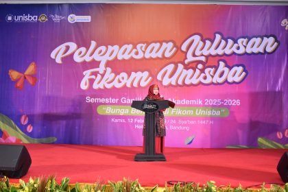 Pelepasan Lulusan Fikom Unisba Gelombang I Tahun Akademik 2025/2026: “Bunga Bersemi di Fikom Unisba”