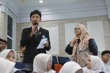 Admisi Unisba Bekali Ketua OSIS Se-Bandung Raya Lewat Pelatihan “Step Up to Your Future”