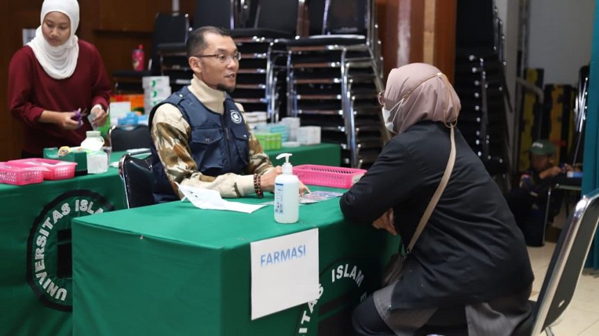 UPT Klinik Unisba Gelar Bakti Sosial Kesehatan