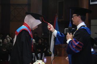 Unisba Kukuhkan Lebih dari 1.200 Wisudawan