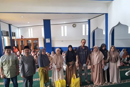 Bakti Sosial di Masjid Al Nurul Muttaqien Komplek Unisba Membagikan 187 Paket Sembako