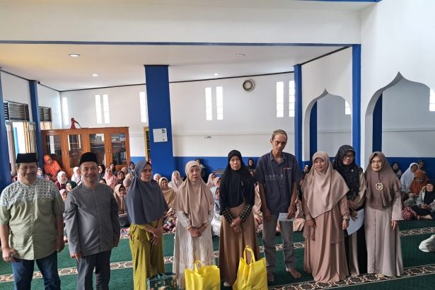 Bakti Sosial di Masjid Al Nurul Muttaqien Komplek Unisba Membagikan 187 Paket Sembako