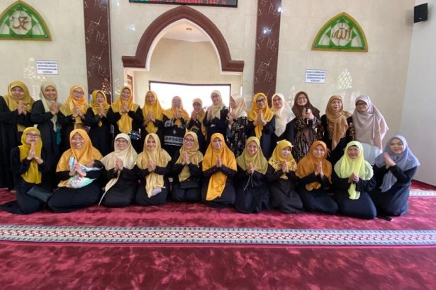 Rangkaian Ramadan 2026, Majelis Ta'lim Ibu-Ibu Masjid Al Ukhuwah Gelar Bakti Sosial