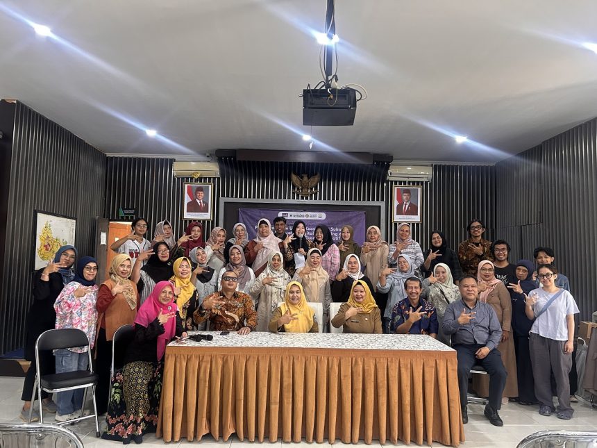 Unisba Gelar PKM Penguatan Digital Marketing bagi UMKM Kecamatan Sukasari
