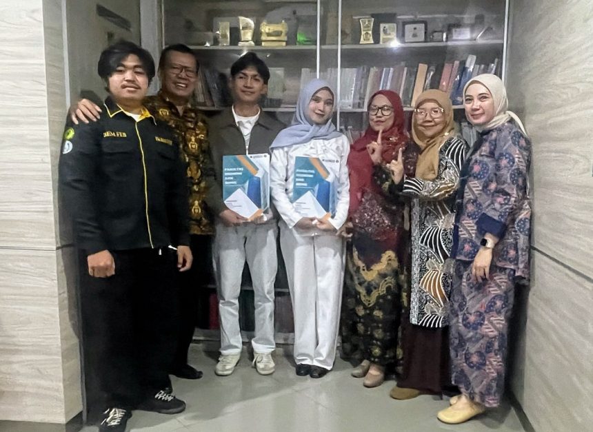 FEB Unisba Resmikan Duta FEB 2026, Perkuat Jiwa Kepemimpinan dan Karakter Mahasiswa