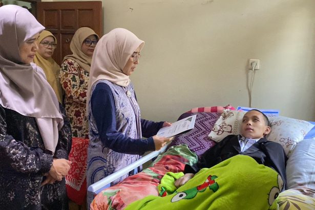 Semangat Juang Nafis - Bukti Ketekunan Mahasiswa Fikom Unisba dalam Menyelesaikan Skripsi