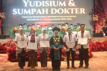 FK Unisba Kukuhkan 119 Dokter Baru pada Yudisium dan Sumpah Dokter Gelombang IV