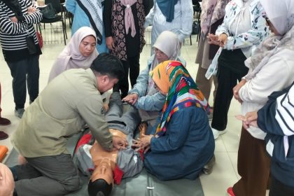 Tim PKM FK Unisba Bersama 3IKB Gelar Pelatihan Resusitasi Jantung untuk Tingkatkan Kesiapsiagaan Darurat