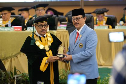 Rektor Unisba Hadiri Milad ke-72 UMI, Perkuat Kolaborasi melalui Penandatanganan MoU
