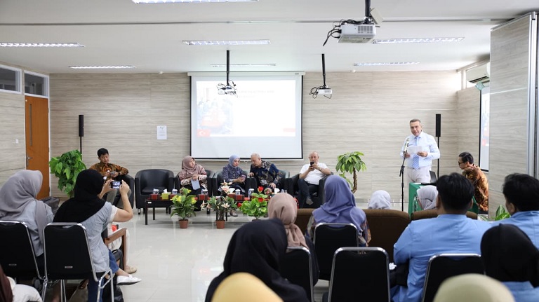Seminar Internasional FEB Unisba dan Gaziantep University Bahas Transformasi Ekonomi Global
