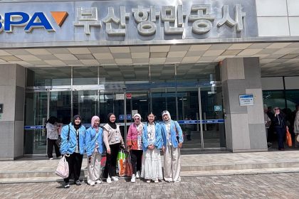 Delegasi Prodi Manajemen FEB Unisba Pelajari Praktik Perdagangan Global dan Sistem Logistik Modern di Korea Selatan