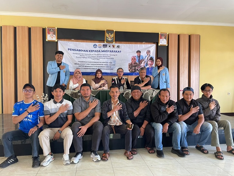Unisba Dampingi Komunitas Arsitek Desa Tingkatkan Nilai Ekonomi Jasa dan Produk Desain