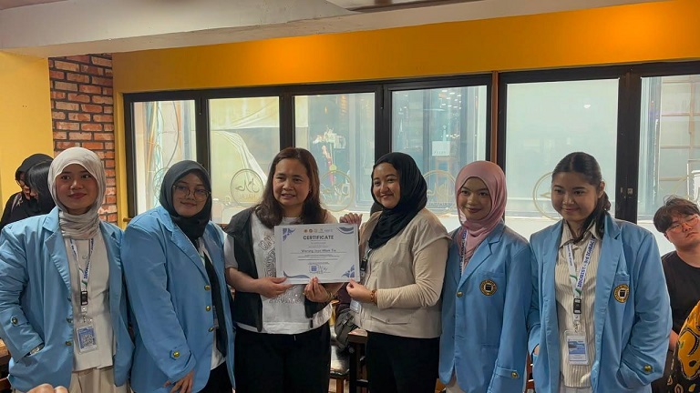 Prodi Manajemen FEB Unisba Gelar PKM Internasional di Warung Jaya Busan 