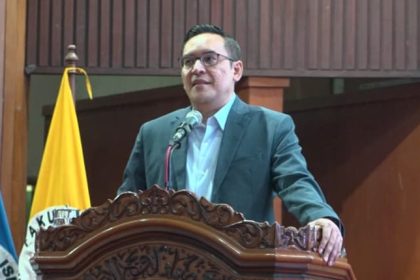 Direktur Kemdiktisaintek Republik Indonesia Prof. Dr. Mukhamad Najib Sampaikan Orasi Ilmiah tentang Integritas Gen Z di Era Artificial Intelligence pada Yudisium dan Puncak Milad ke-47 FEB Unisba