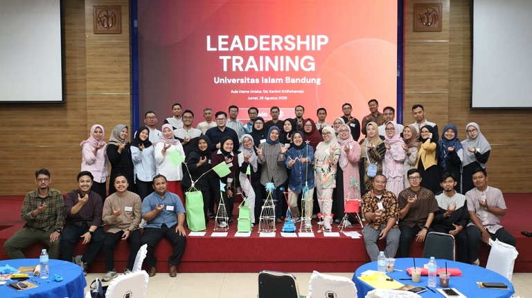 Tingkatkan Kompetensi Kepemimpinan Tendik, Unisba Gelar Leadership Training Batch 1