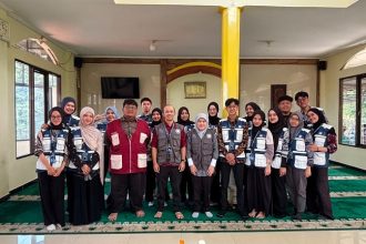 Mahasiswa KKN Farmasi Unisba Wujudkan Pengabdian Masyarakat melalui Program Kesehatan, Pemberdayaan UMKM, dan Edukasi di Desa Ciburial
