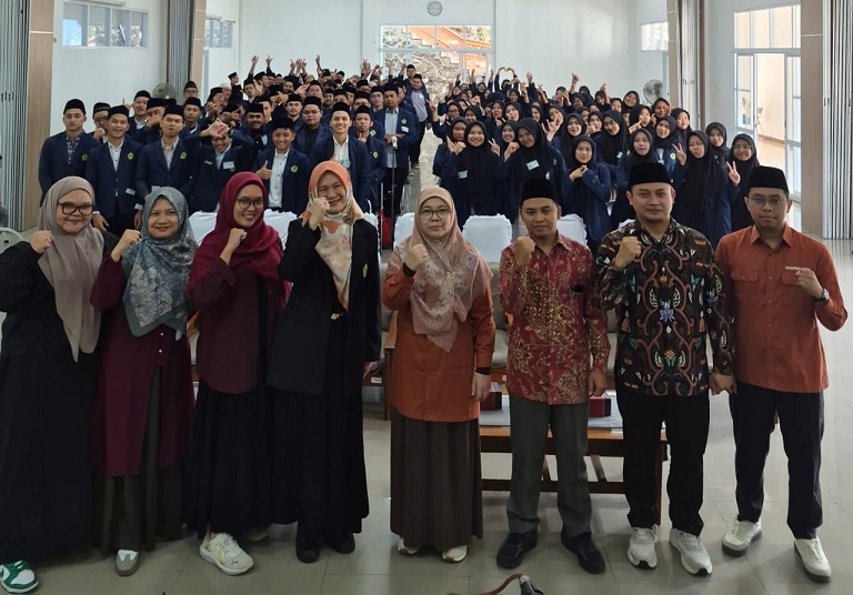 LPI3M Unisba Bina Mahasiswa Politeknik Al Islam Bandung melalui Pesantren Intensif Calon Ahli Madya