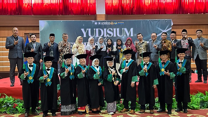 FTK Unisba Yudisium dan Lepas 185 Calon Wisudawan, Teguhkan Peran Insan Pendidikan dalam Membangun Bangsa
