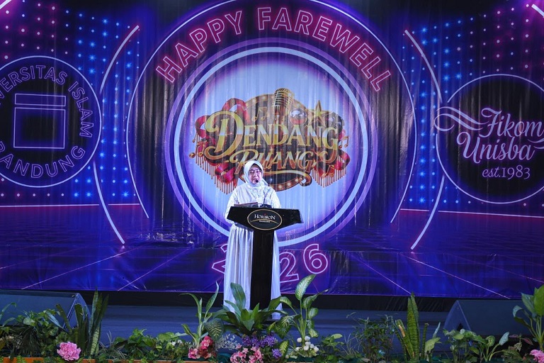 Fikom Unisba Lepas 239 Lulusan Doktor, Magister, dan Sarjana Melalui "Dendang Ruang"