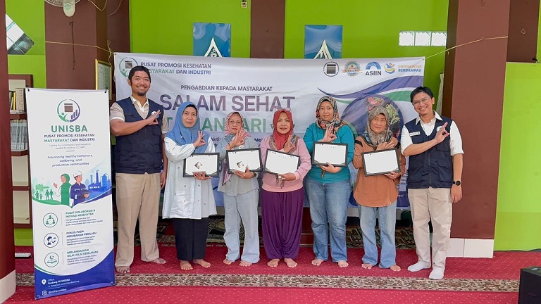 Sembako hingga Jam Biologis: Cara FK Unisba Dorong Warga Tamansari Ubah Kebiasaan Jaga Kesehatan Metabolik