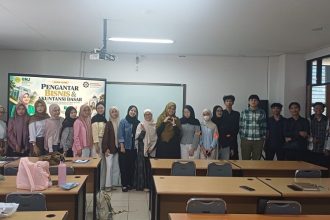 Dosen Tamu Kolaboratif Unisba–UMJ Bahas Hubungan Bisnis dan Akuntansi bagi Mahasiswa Semester Awal